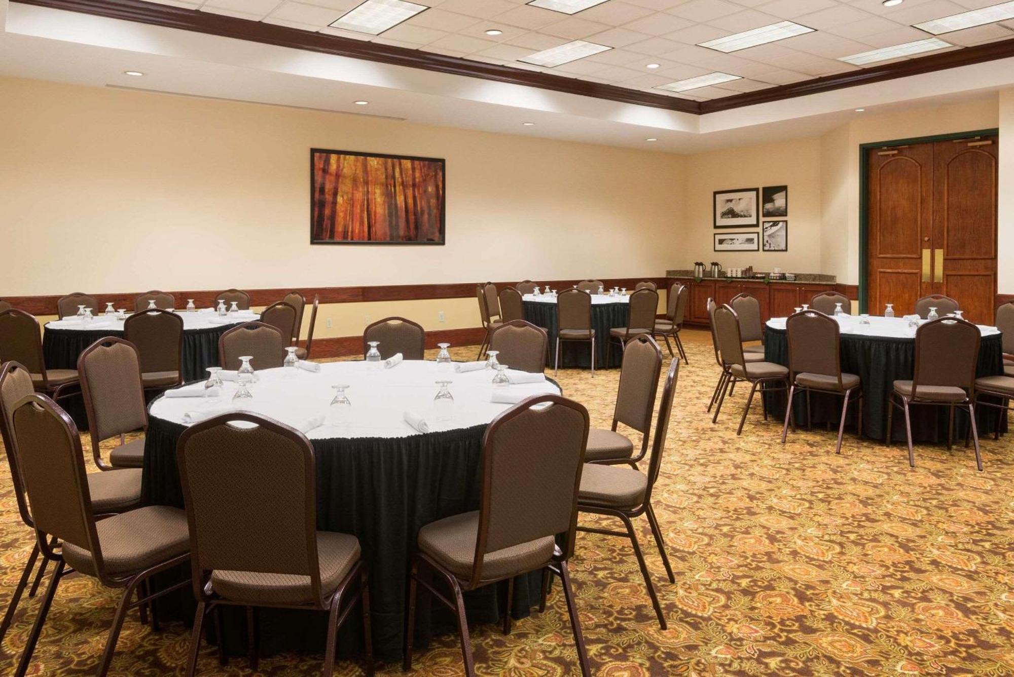Country Inn & Suites By Radisson, Beckley, Wv ภายนอก รูปภาพ